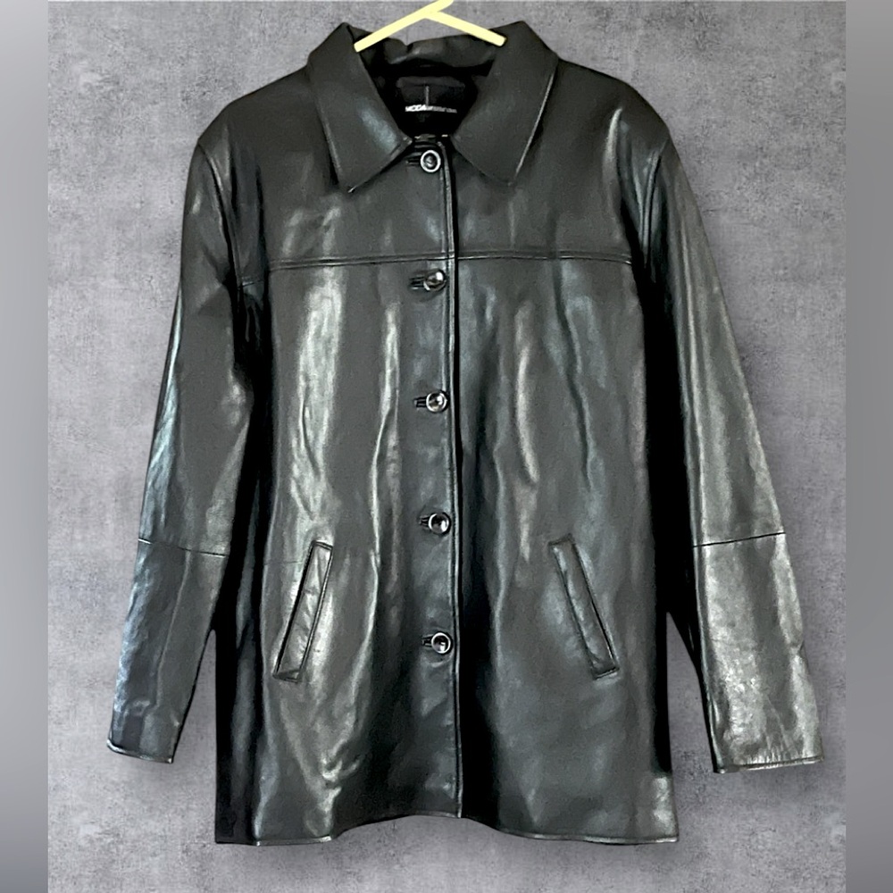 MODA INTERNATIONAL BLACK LEATHER MID LENGTH Y2K BUTTON FRONT JACKET (XL)